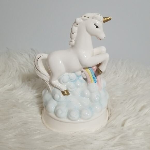 Unicorn Rainbow Porcelain Musical Figurine - Picture 4 of 5